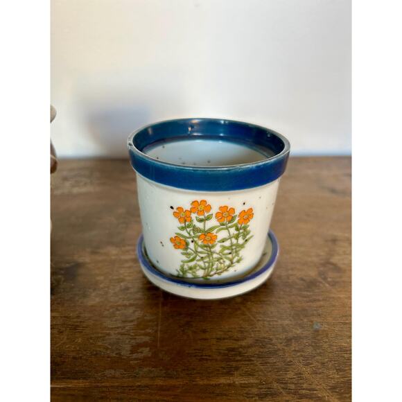 Set of 2 Small Vintage Ceramic Planters | Prairiecore | Mid Century Decor - Picture 3 of 7